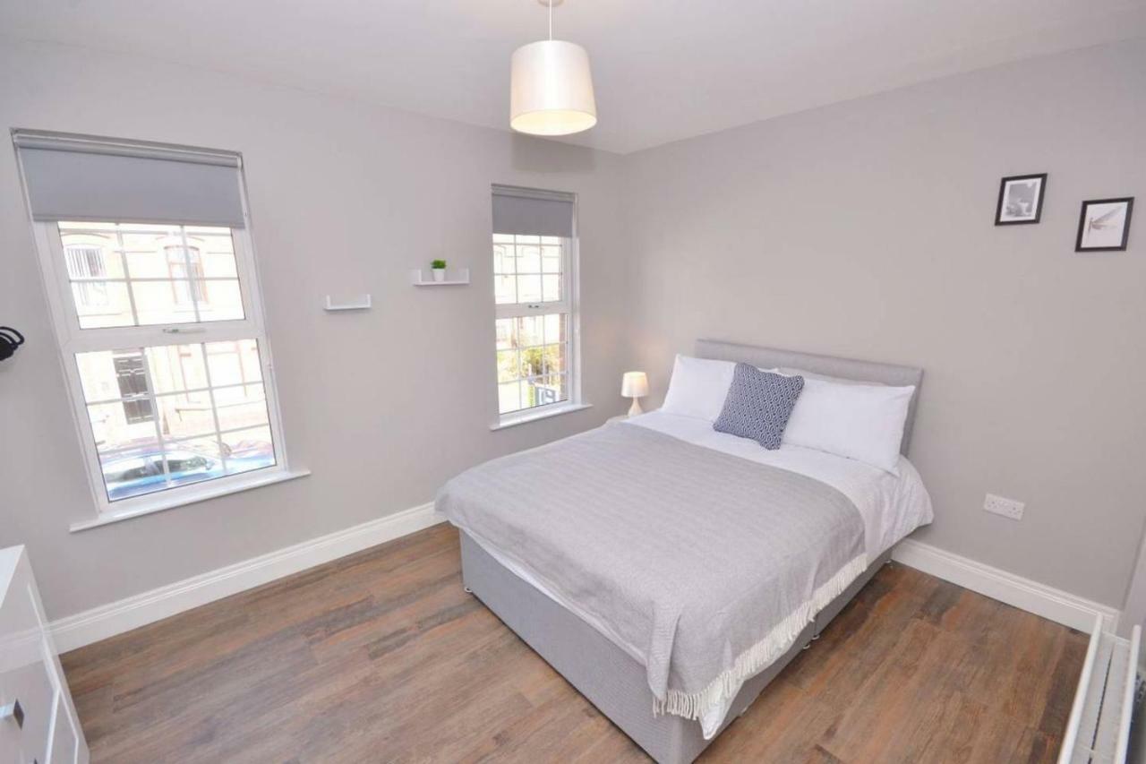 Queens Quarter Townhouse 2 Belfast Exterior foto